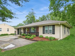 431 E Pleasant View Dr, Des Moines, IA 50315