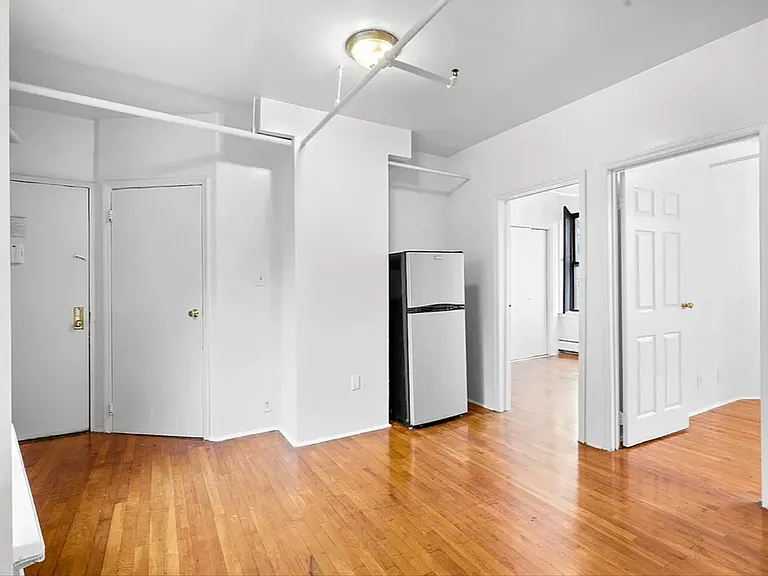 375 Pleasant Ave #5B — Photo 4