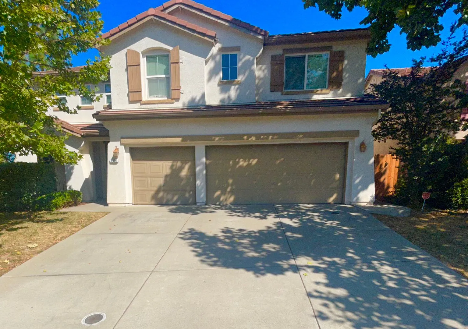 Lease Today ! Available 5 Bedroom! Great Location! — Photo 1