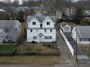 106 Dora St, Stamford, CT 06902