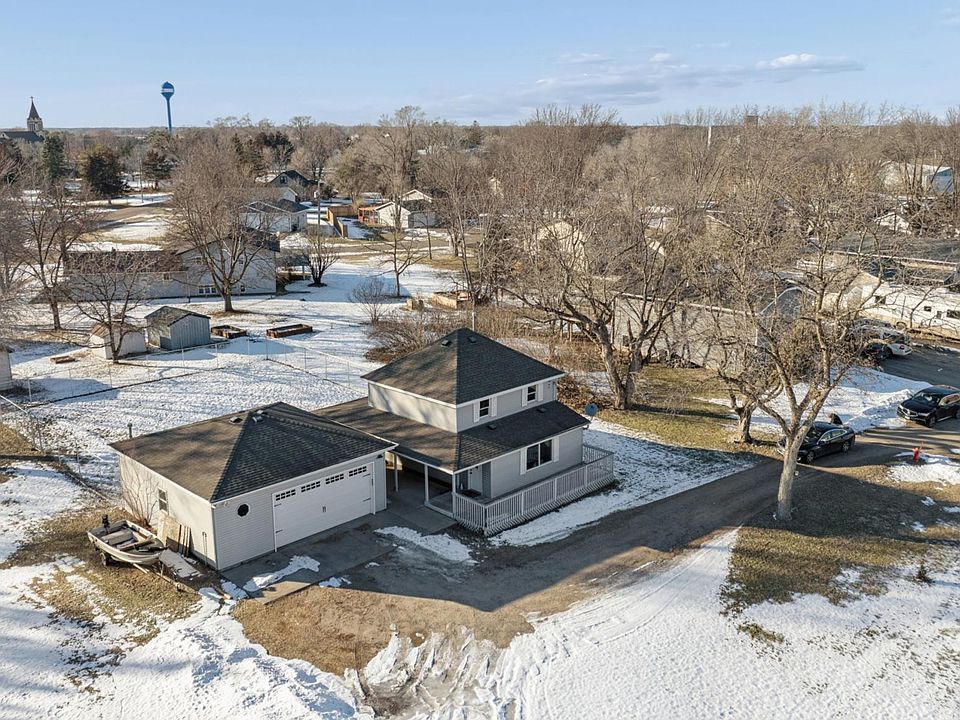 1st image of 8780 Moorhouse Ave