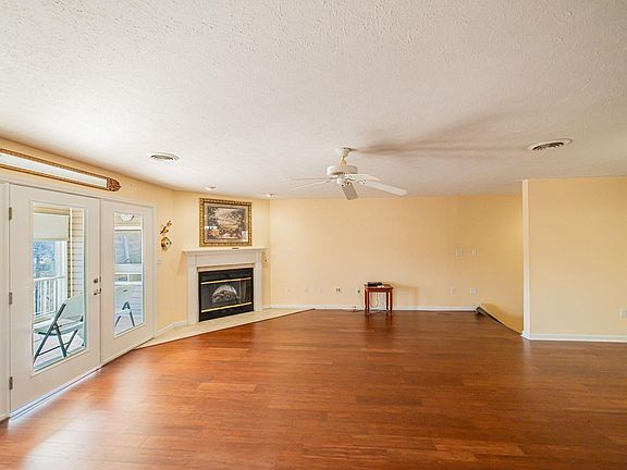 3rd image of 106 Treetops Ln