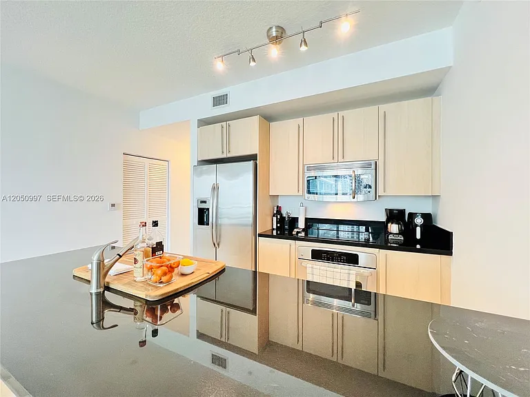 79 SW 12th St #1510 — Photo 21