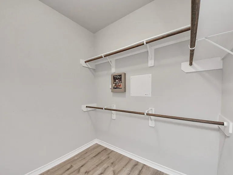 2310 Brett Ct — Photo 32