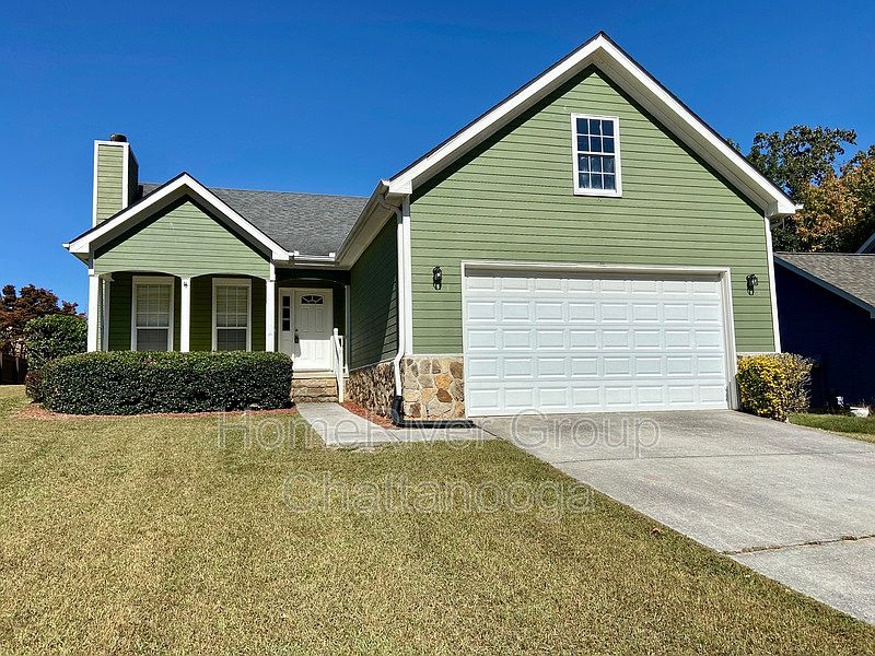 1st image of 233 Brently Woods Dr