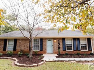 120 Farmview Dr, Madison, GA 30677