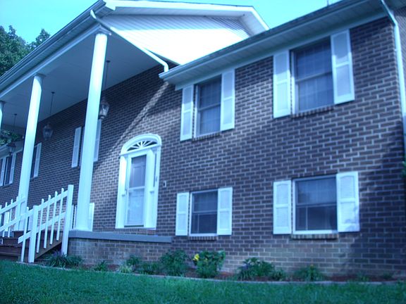 3rd image of 21283 Cowan Dr