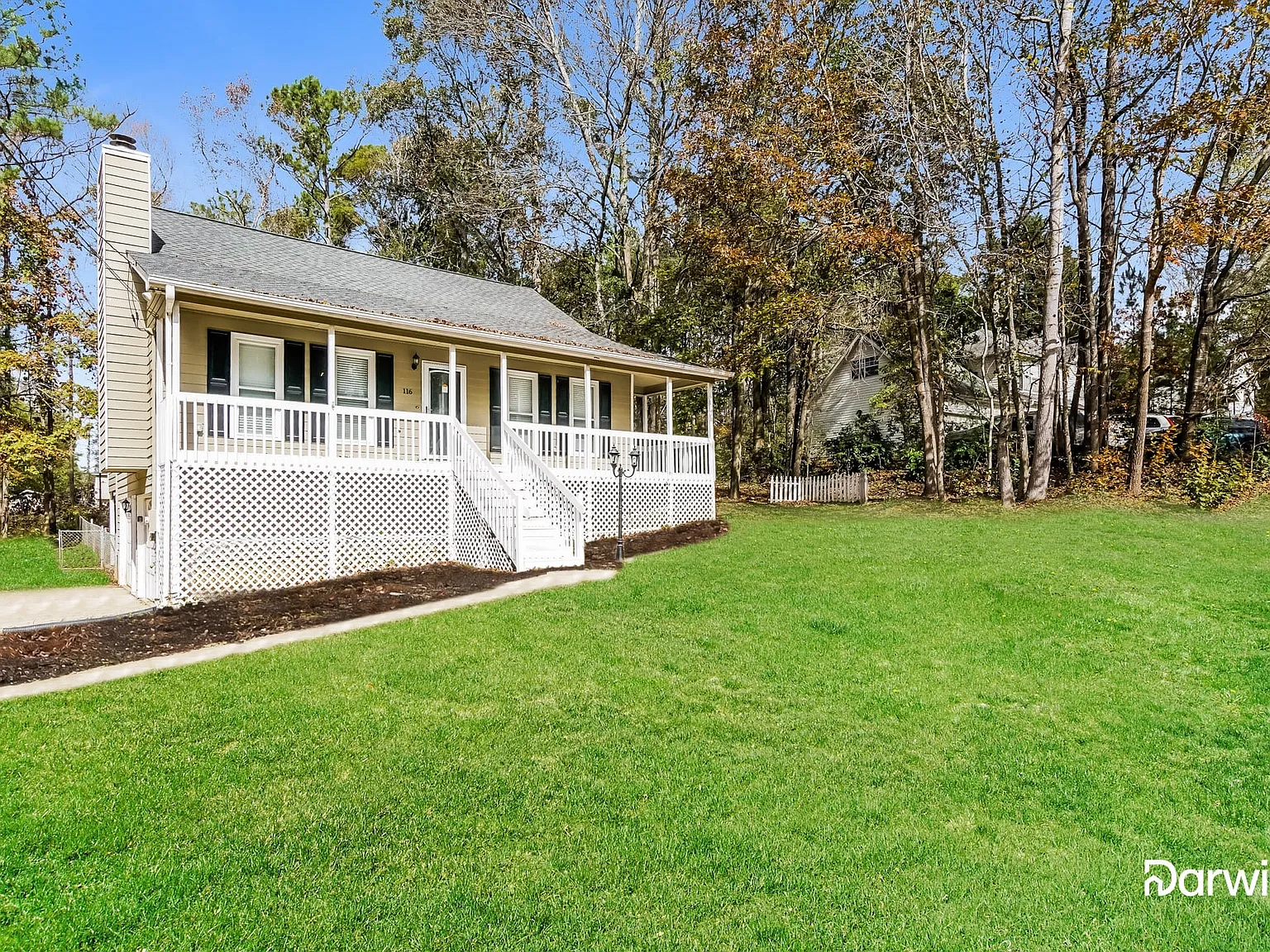 3 bed, 2.0 bath, 1567 sqft, $1,795 — Photo 2