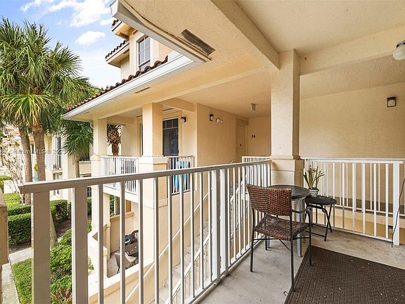 5th image of 4822 Chancellor Dr APT 22