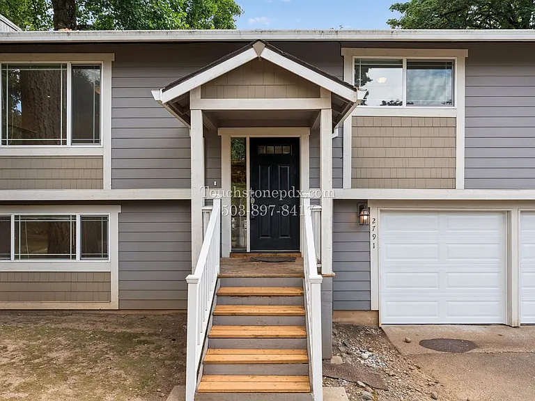 2791 Warwick St — Photo 4