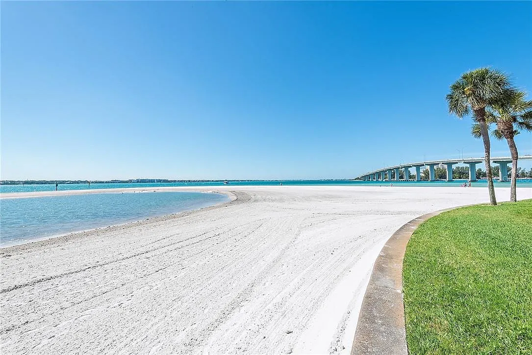 851 Bayway Boulevard - 905 — Photo 2