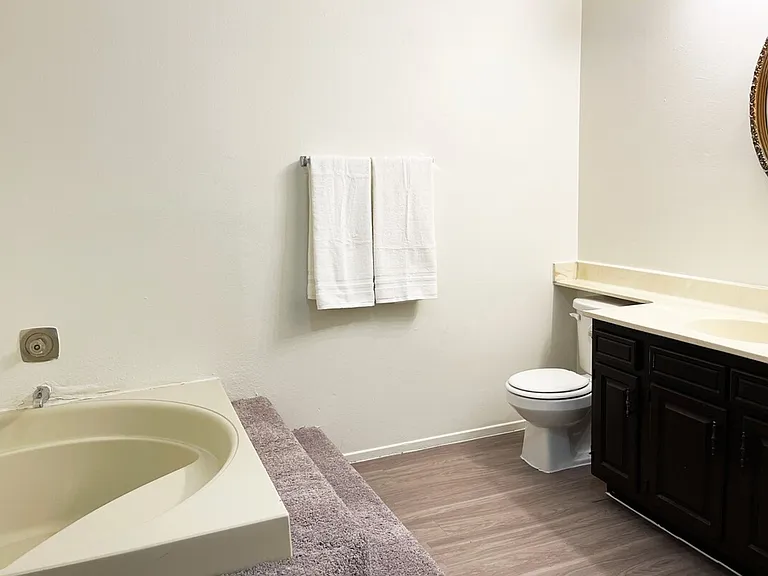 4650 Koval Ln #14D — Photo 13