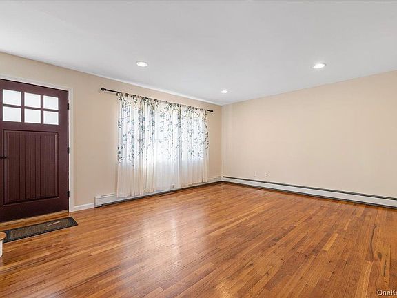 4th image of 10 Maple Road
