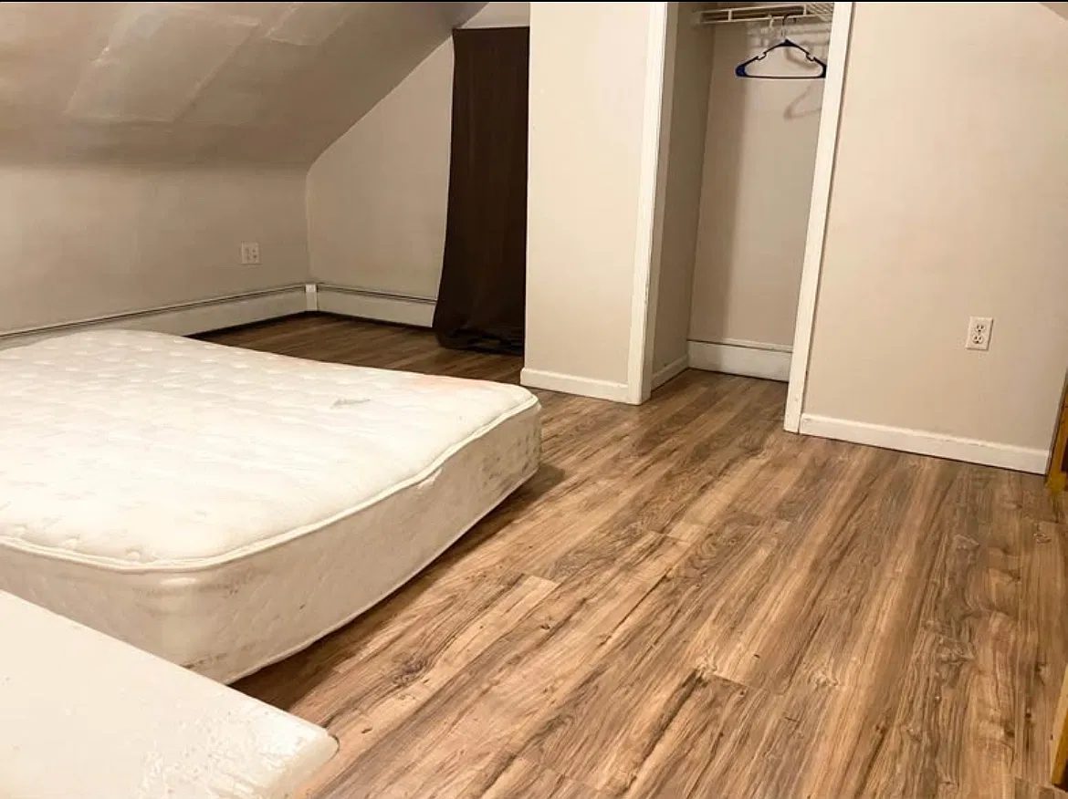 3 bed, 1200 sqft, $1,795 — Photo 2