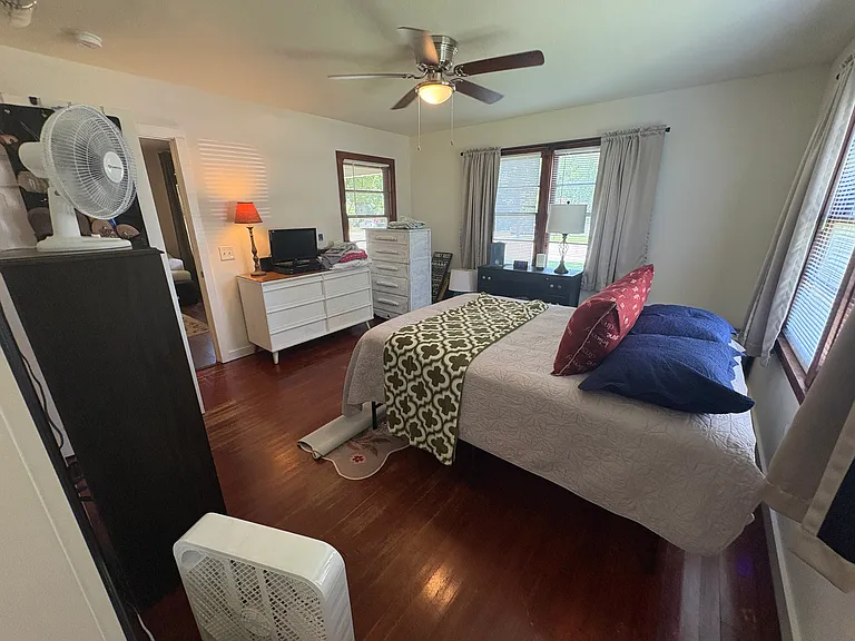 512 W Main St — Photo 19