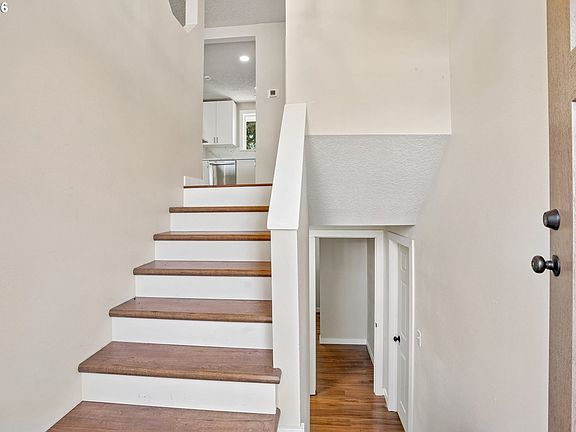 5th image of 19139 Bedford Dr