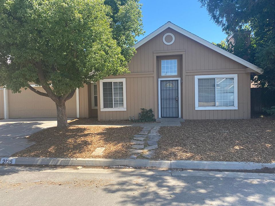1st image of 2125 E Minarets Ave