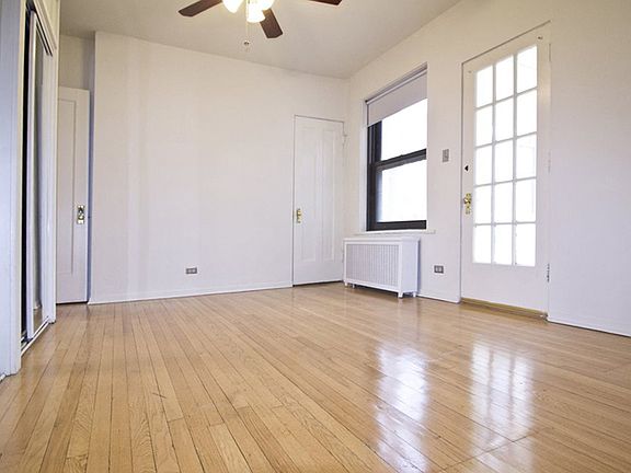 2nd image of 5409 S Blackstone Ave #1B-1Ba