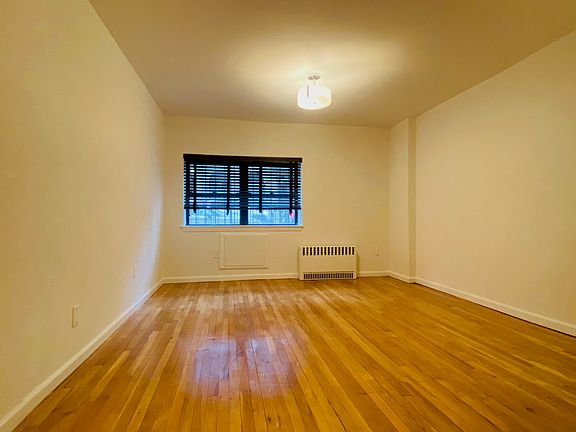 4th image of 235 E 33rd St #1