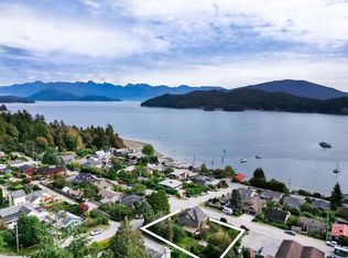 589 Seaview Rd, Gibsons, BC V0N1V9