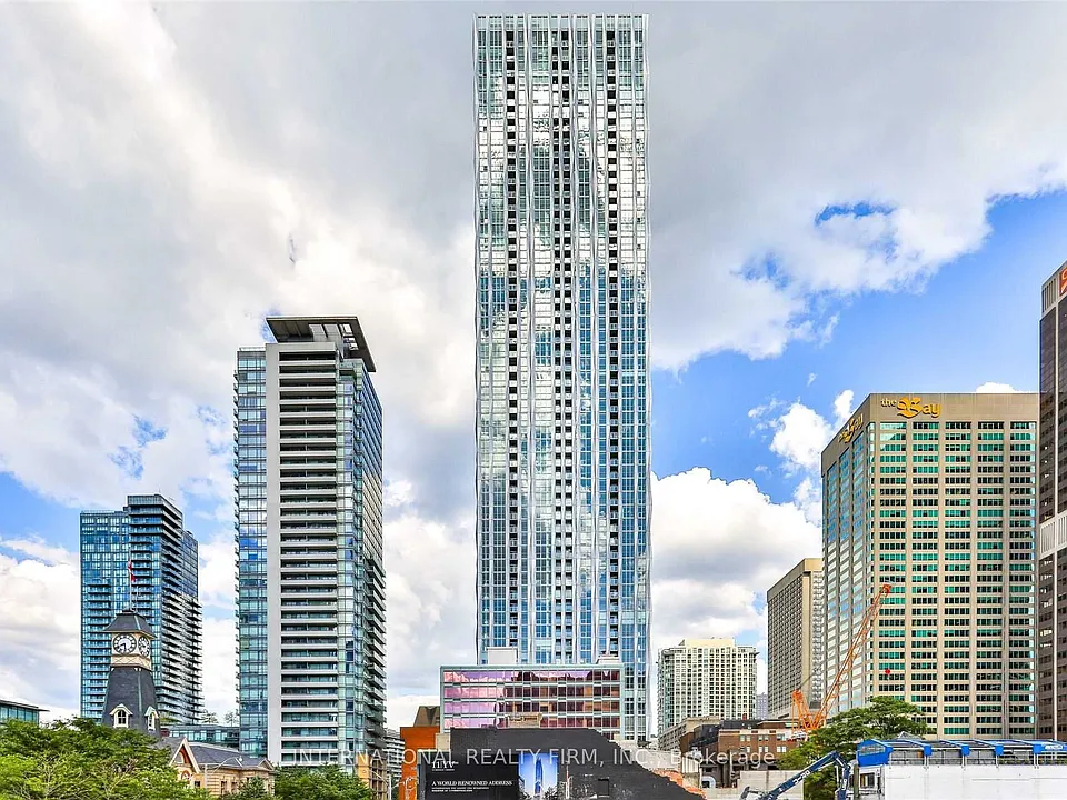 1 Yorkville Ave #4212