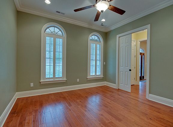4th image of 11016 Pikes Peak Dr SE
