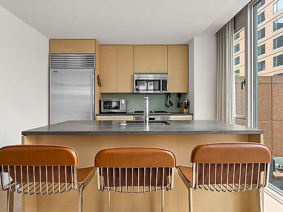 3rd image of 110 3rd Ave APT 4C