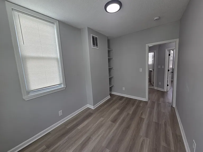 2123 Presbury St — Photo 5