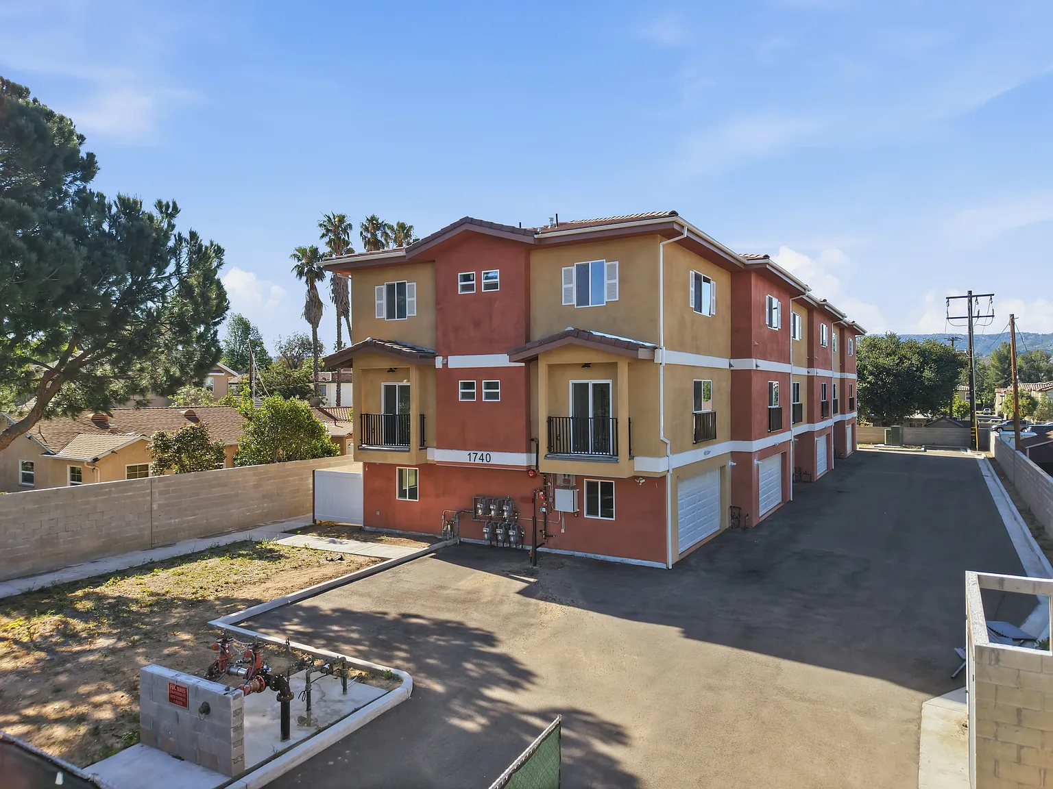 3 bed, 2.5 bath, 1750 sqft, $3,950 — Photo 4