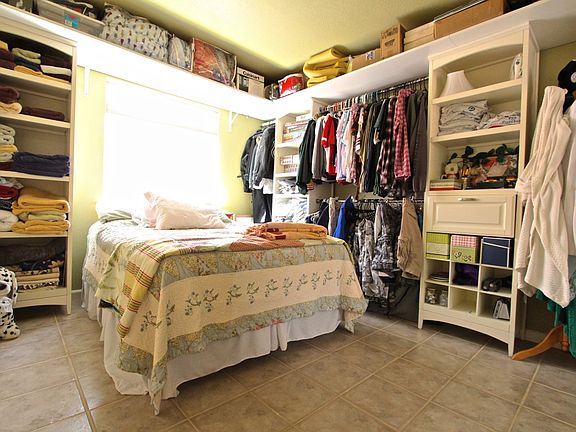 5th image of 4012 Regatta Dr