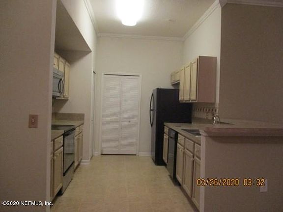5th image of 5150 Playpen Dr #6