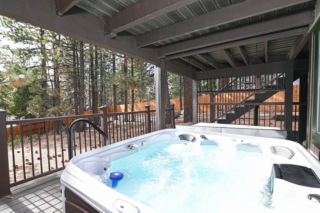 5 bed, 3850 sqft, $6,800 — Photo 2