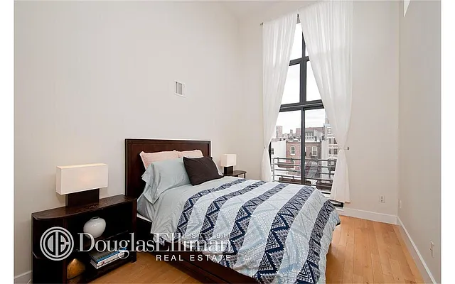 Rented by Douglas Elliman | media 27