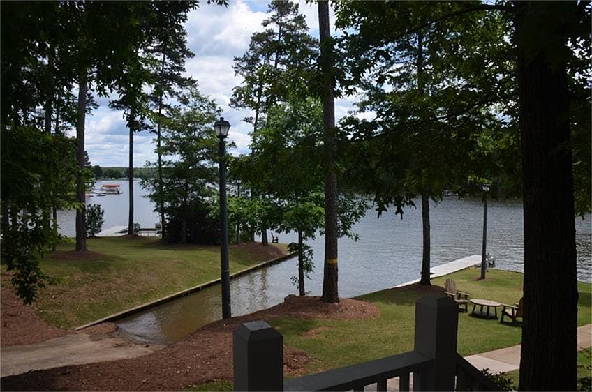 1st image of 400 Port Laz Ln