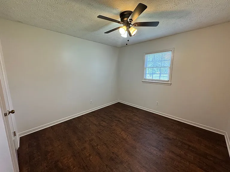 118 Burlington Rd NE — Photo 11