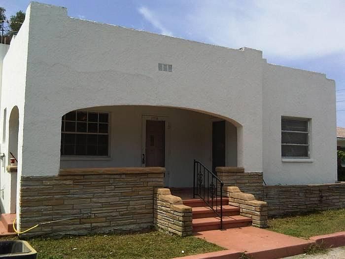 1st image of 2918 W Tampa Bay Blvd