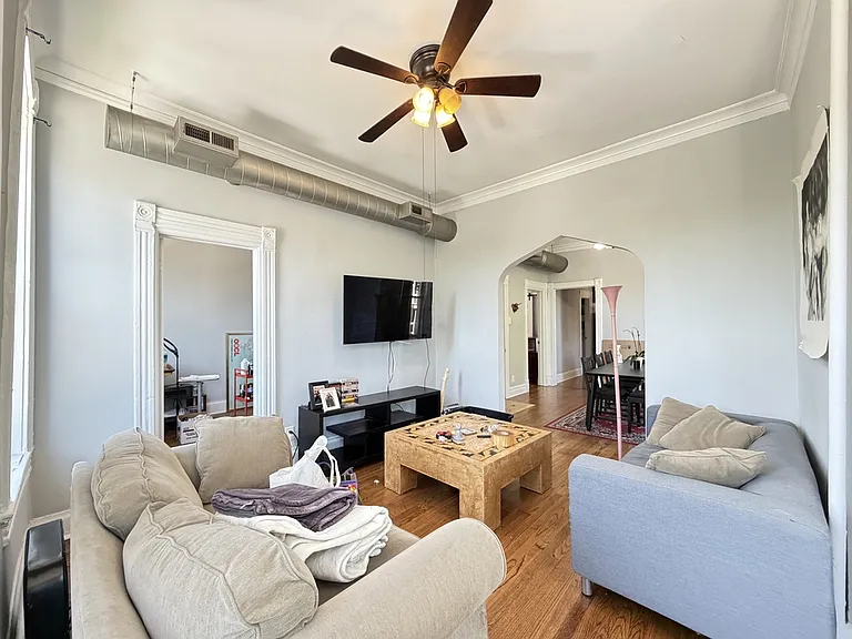 1058 N Rockwell St #2 — Photo 11