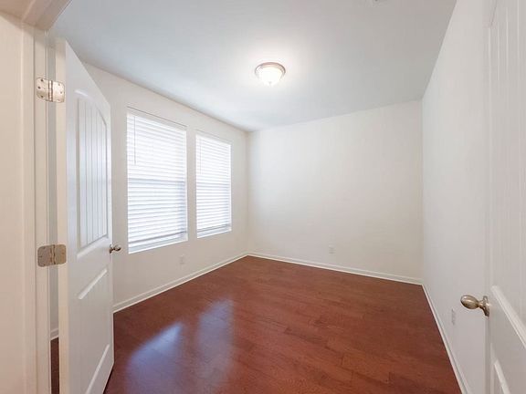 4th image of 4964 Napoli Dr