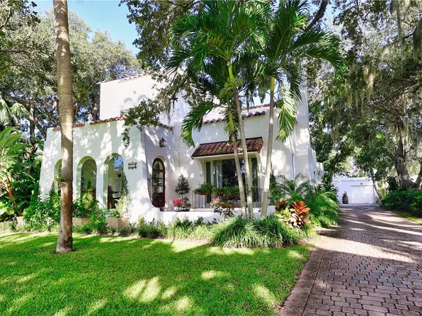 850 Royal Palm Pl, Vero Beach, FL 32960