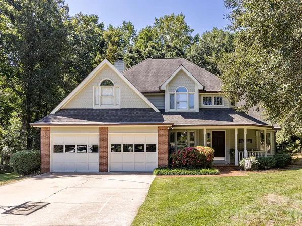1740 29th Avenue Pl NE, Hickory, NC 28601