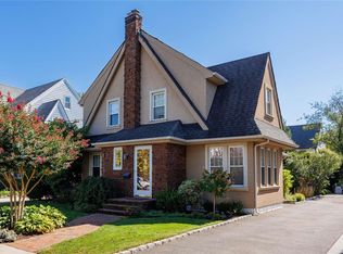 83 Tarence St, Rockville Centre, NY 11570
