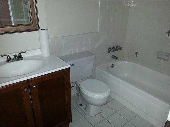 4th image of 1001 SE 16th St APT 16