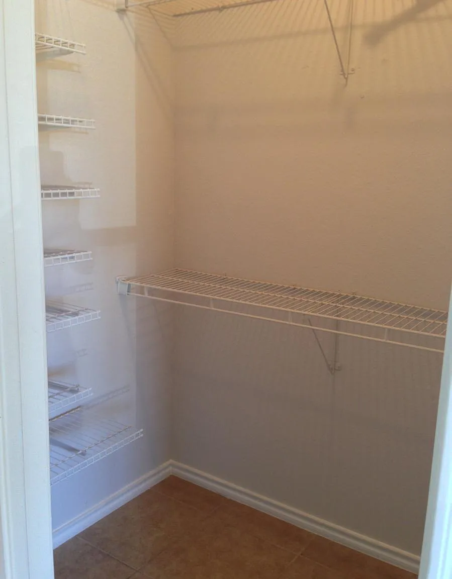 3 bed, 1100 sqft, $1,575 — Photo 3
