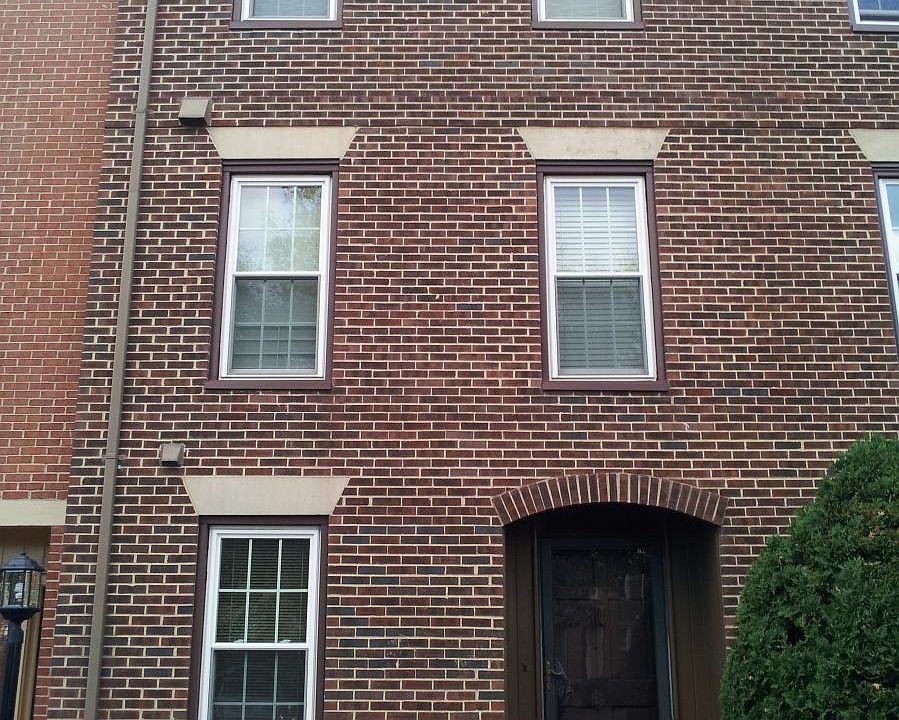 Fantastic Neighborhood -- Across From Metro