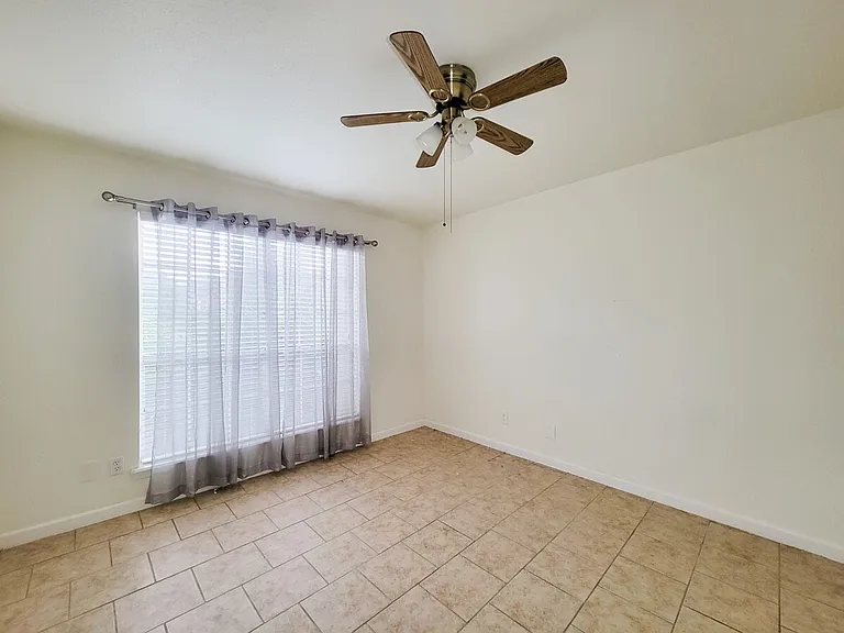 Kimberly House Apartments — Photo 27