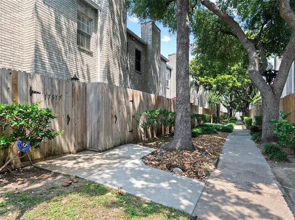 17517 Red Oak Drive #7517, Houston, TX 77090