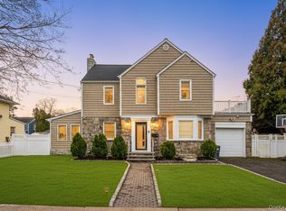 30 Alicia Court, Hempstead, NY 11550