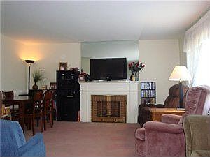 3rd image of 94 Shoreham Pkwy