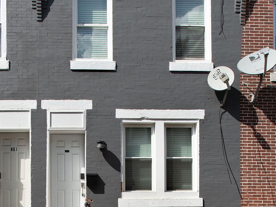 1st image of 655 E Wishart St #1FF