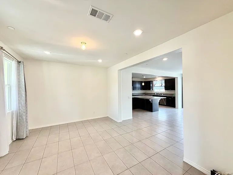 30136 Sutton Ct — Photo 8